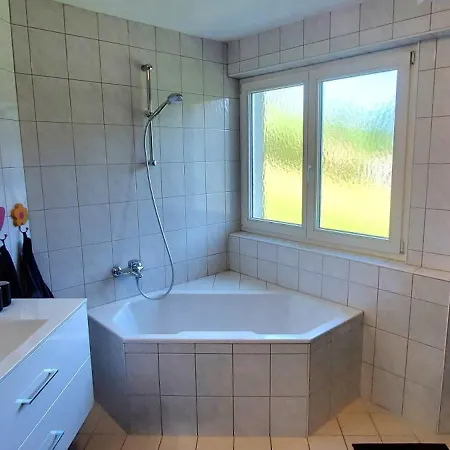 아파트 Haus 48 Parterre *