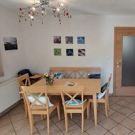 Haus 48 Parterre * Statz